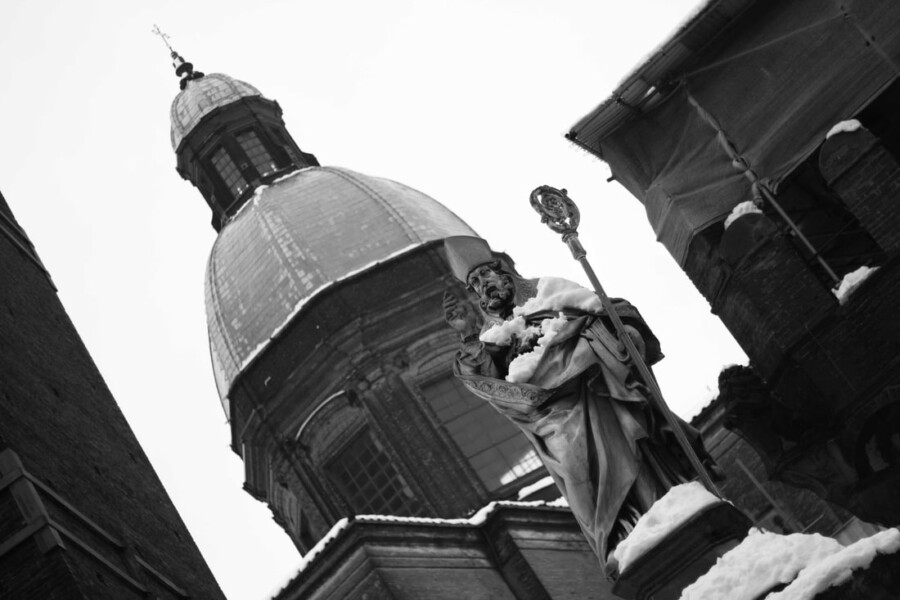 Bologna San Petronio statue with snow