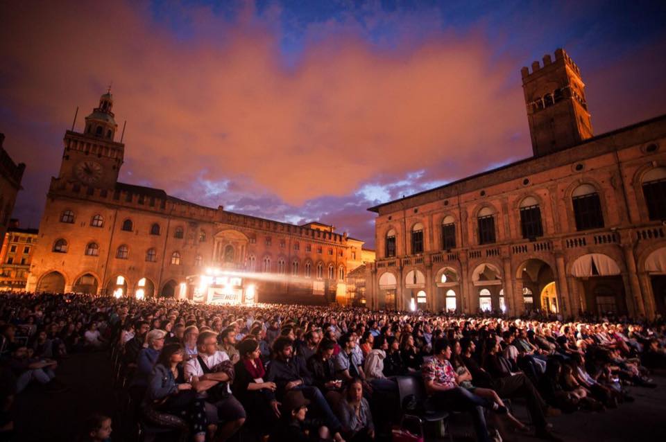 Bologna on a budget - Cinema in Piazza Maggiore