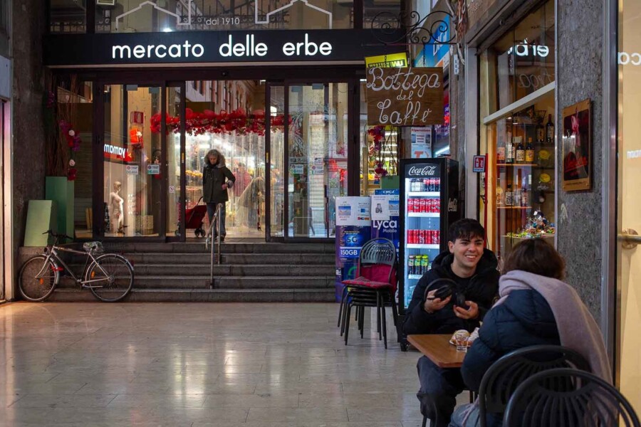 Mercato delle Erbe Bologna entrance